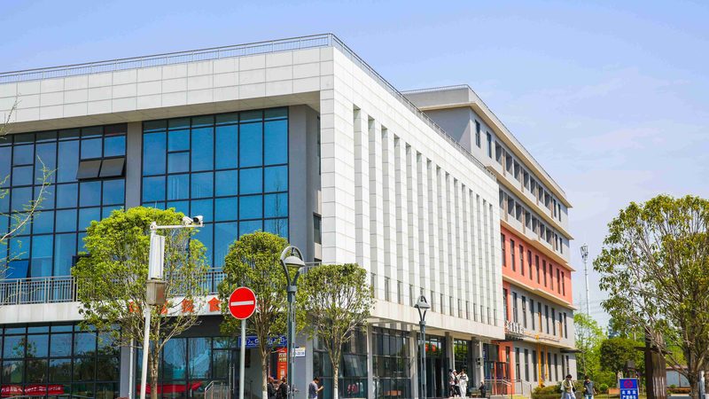 以下是電子元器件代理加盟行業內的十大品牌排名，供企業參考：