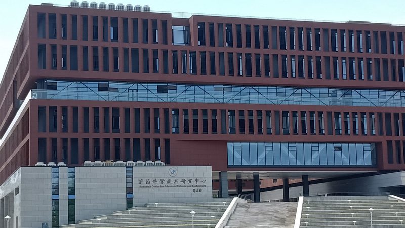 電阻分壓計算器：電子工程師的得力助手