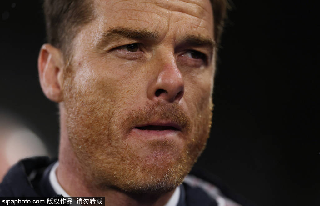 格拉斯納：犯規明明是禁區外開始，紅點判罰也許是老特拉福德buff:公司公司主要是什么