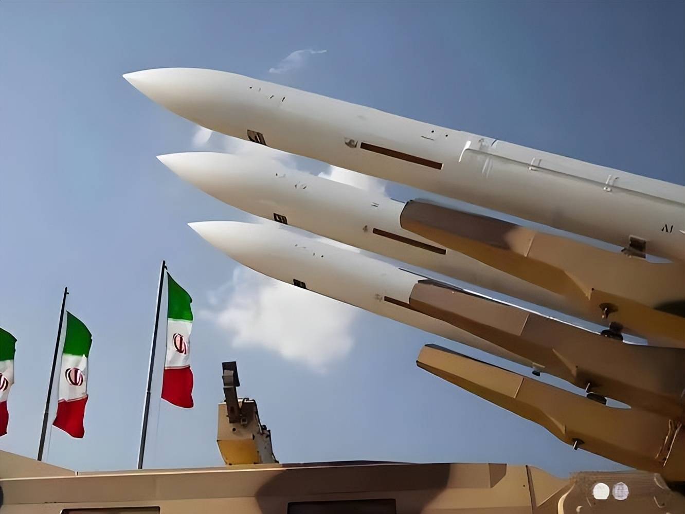 伊朗4枚彈道導彈“突襲”美軍航母<strong></p>
<p>設計和制造精怎么選</strong>，卻變成一場“昂貴的煙花秀”:設計和制造精怎么選