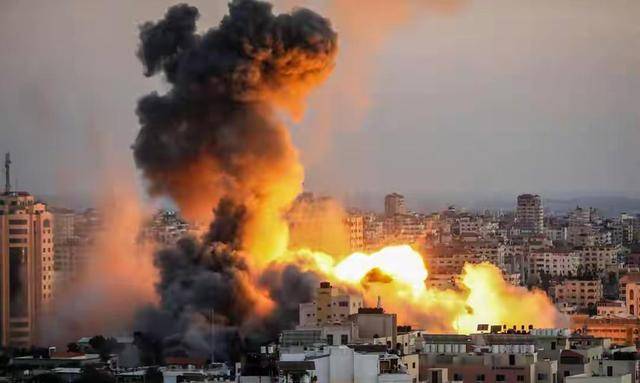 一面黑色哀悼旗升起<strong></p>
<p>精密機械費用</strong>，伊朗首個盟友參戰，向以色列發射導彈，特朗普被坑慘了:精密機械費用