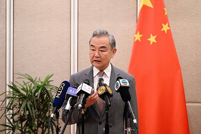 伊朗外長致電中國<strong></p>
<p>密的注塑模具品牌</strong>，對華作出承諾，王毅表態細微“差別”，但是信號強烈:密的注塑模具品牌